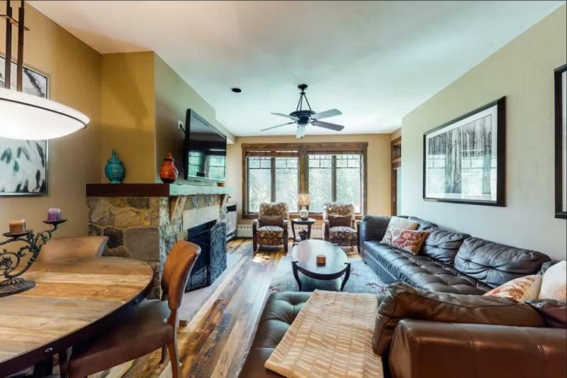 2 Bedroom Luxury Condo On Main Street At Maggie Pond - Walk To Lift!